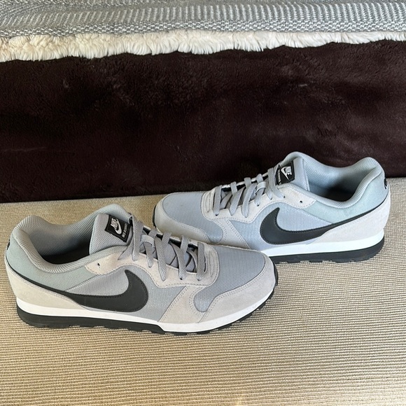 Nike MD Runner 2 Light Gray and Black Sneakers - Picture 2 of 6